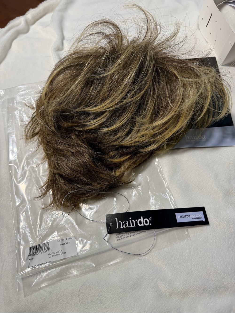 NWT Hairdo Layered Bob “Flirty Flip” HF Wig